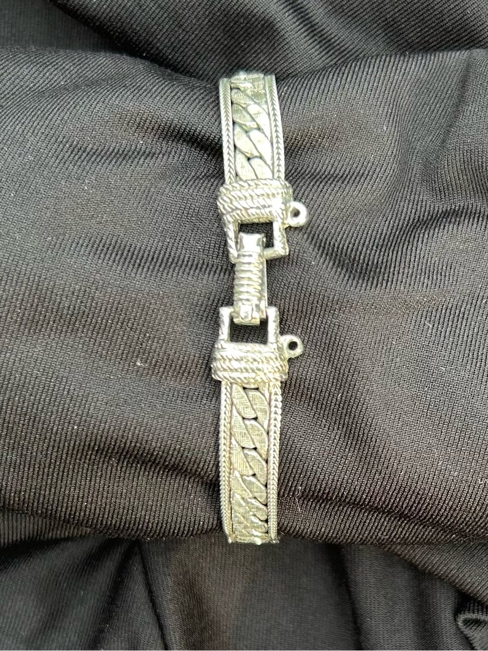 Silver-Tone Unisex Bracelet- SE Asian, 7”. Woven Chain & Box-Tongue Clasp. VGUC.